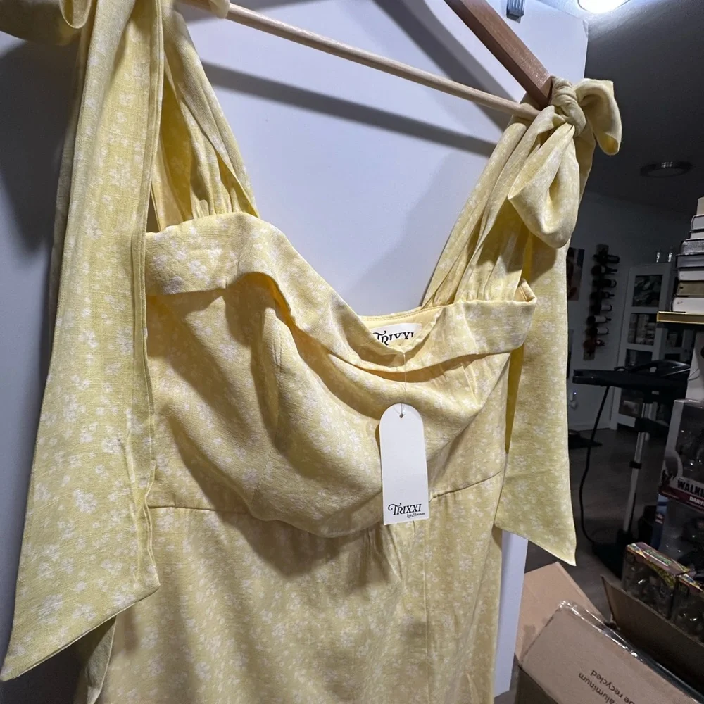 Trixxi Sunny Yellow Midi Dress - Picture 11 of 11